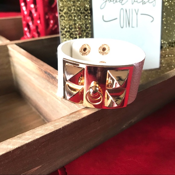Jewelry - ✨New! White Pyramid Stud Vegan Leather Bracelet